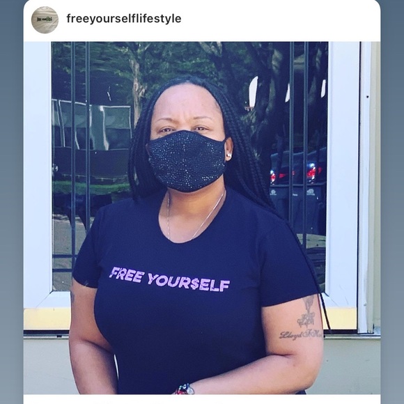 T-Shirts - Picture 2 of 2